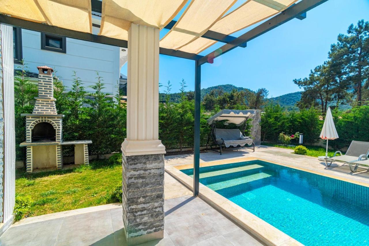 4 Bedroom Holiday Villa In Hisaroenue Oeluedeniz- Gold Rose Fethiye Exteriör bild