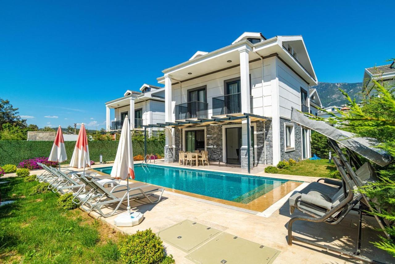 4 Bedroom Holiday Villa In Hisaroenue Oeluedeniz- Gold Rose Fethiye Exteriör bild