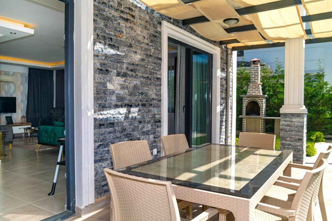 4 Bedroom Holiday Villa In Hisaroenue Oeluedeniz- Gold Rose Fethiye Exteriör bild