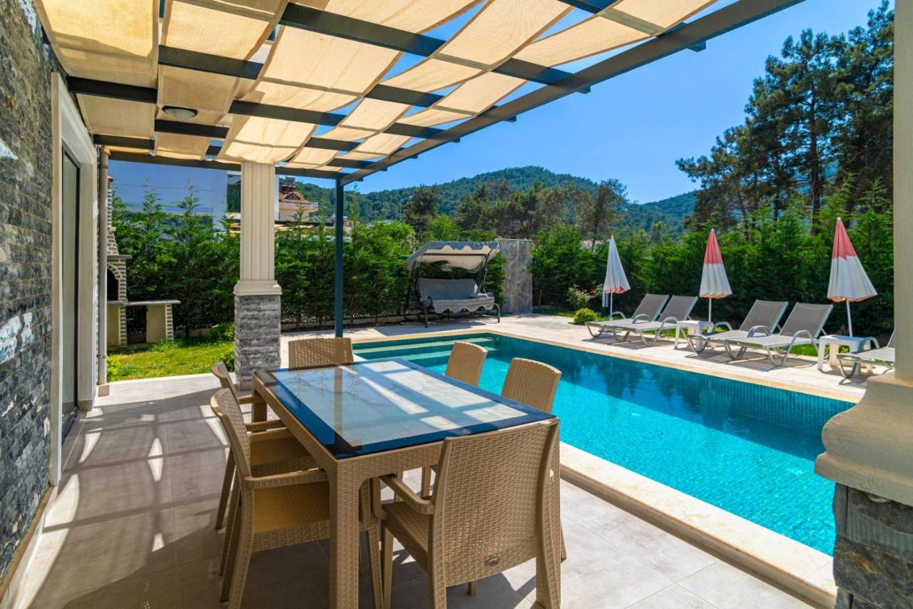 4 Bedroom Holiday Villa In Hisaroenue Oeluedeniz- Gold Rose Fethiye Exteriör bild