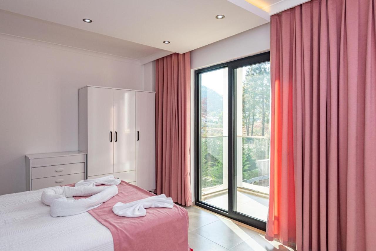 4 Bedroom Holiday Villa In Hisaroenue Oeluedeniz- Gold Rose Fethiye Exteriör bild