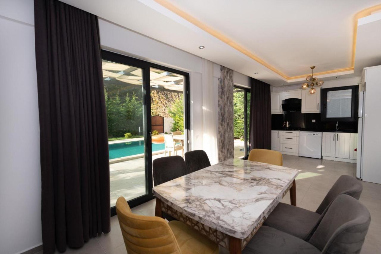 4 Bedroom Holiday Villa In Hisaroenue Oeluedeniz- Gold Rose Fethiye Exteriör bild