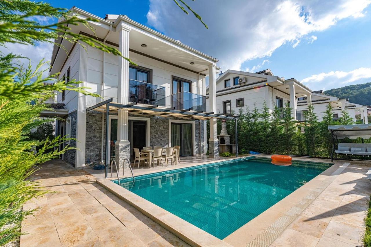 4 Bedroom Holiday Villa In Hisaroenue Oeluedeniz- Gold Rose Fethiye Exteriör bild