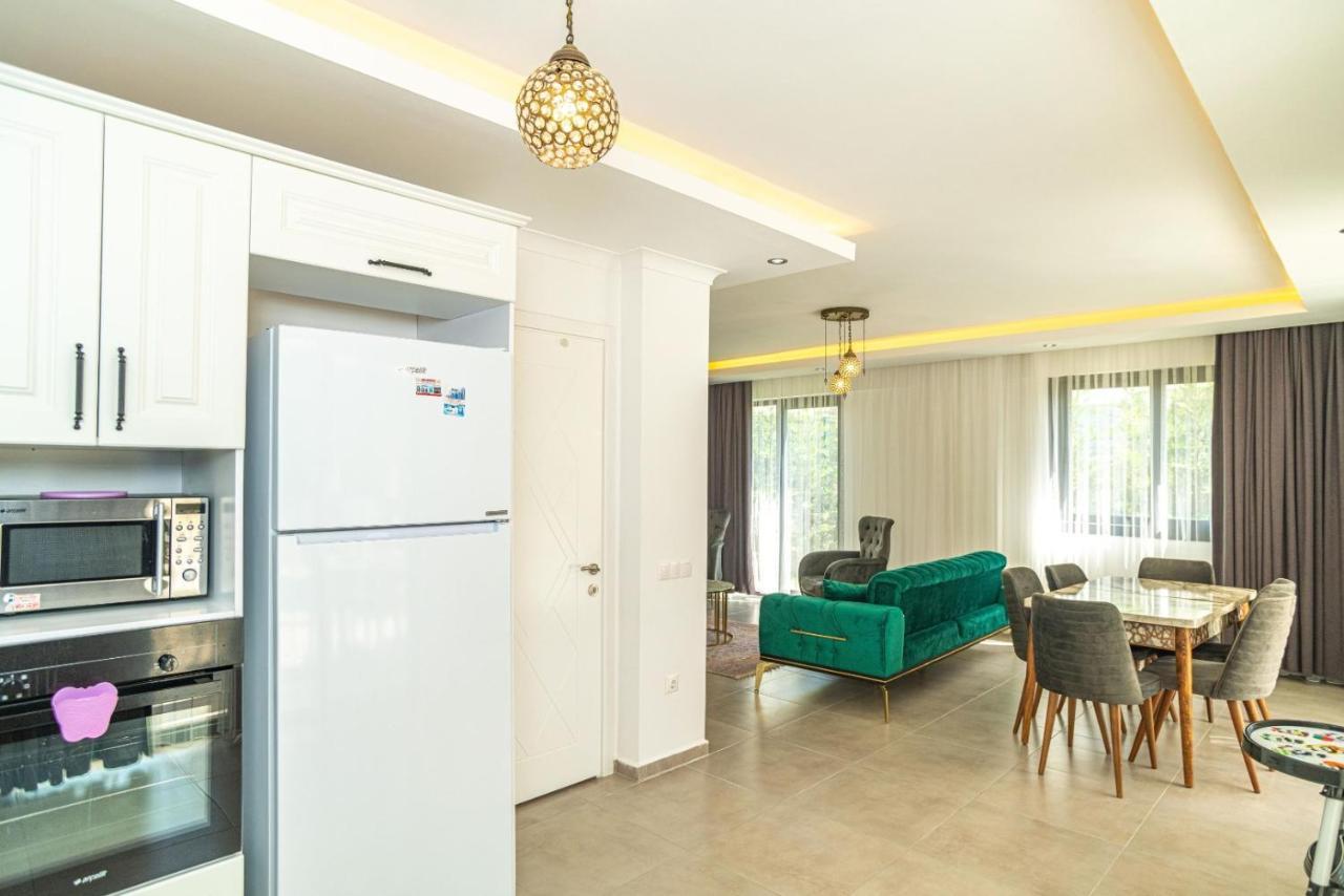 4 Bedroom Holiday Villa In Hisaroenue Oeluedeniz- Gold Rose Fethiye Exteriör bild