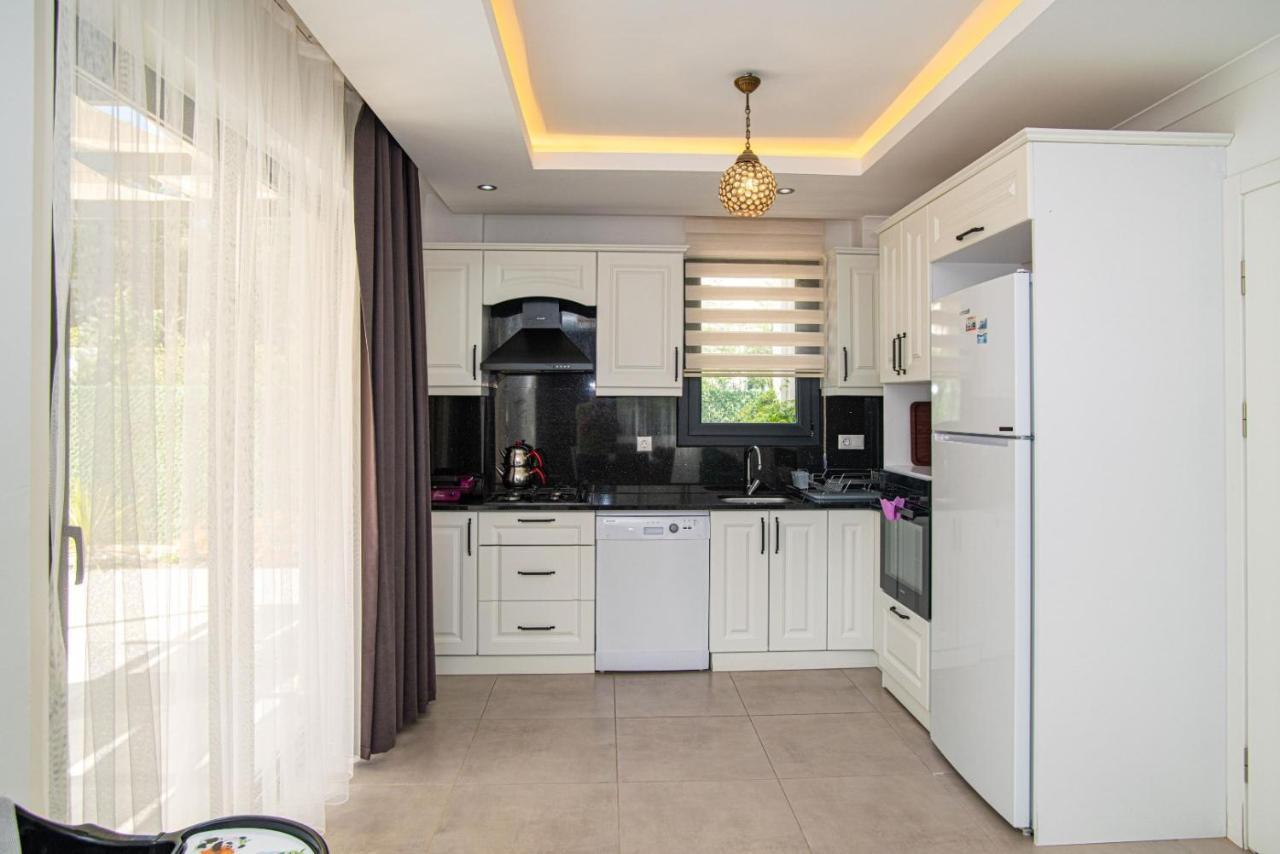 4 Bedroom Holiday Villa In Hisaroenue Oeluedeniz- Gold Rose Fethiye Exteriör bild